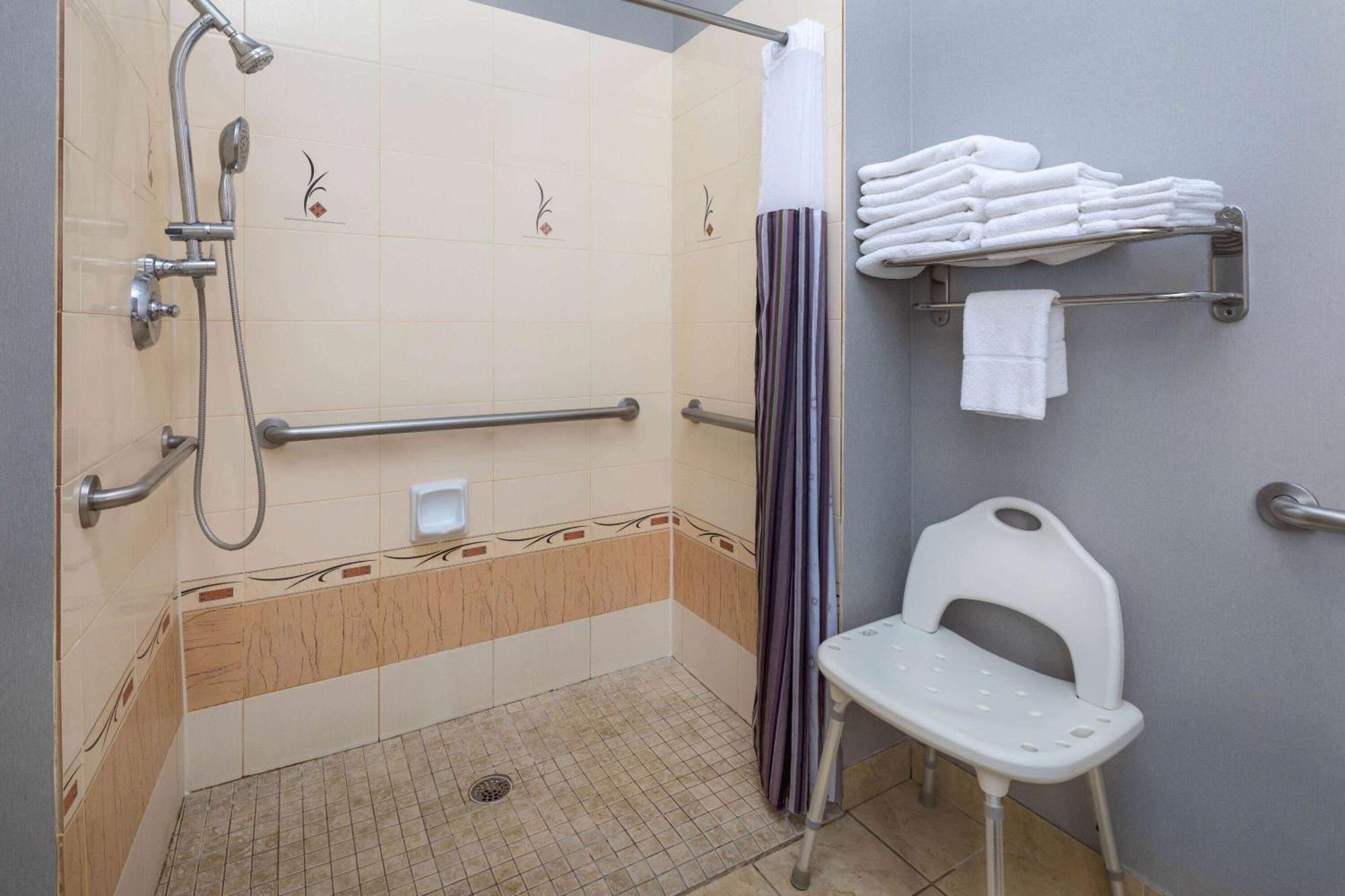 La Quinta By Wyndham Savannah Airport - Pooler Zewnętrze zdjęcie